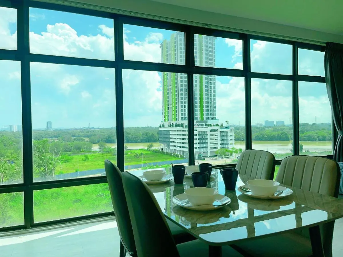 Monic Staycation #Puteri Square Studio Suites Inn Near Mid Valley Mall Johor Bahru Apartment