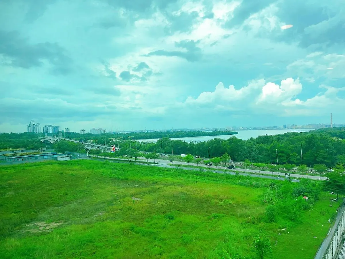 Monic Staycation #Puteri Square Studio Suites Inn Near Mid Valley Mall Johor Bahru