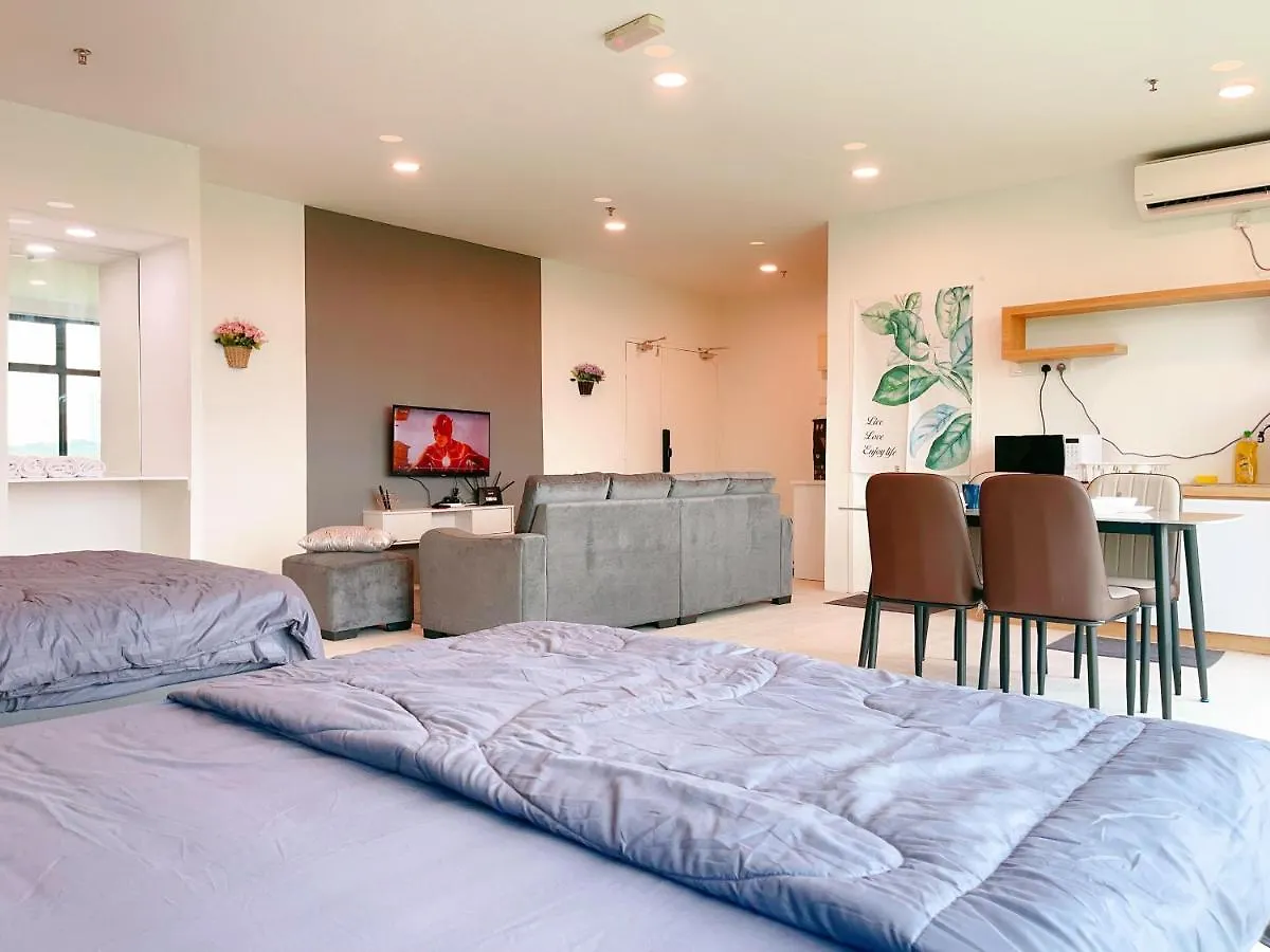 Monic Staycation #Puteri Square Studio Suites Inn Near Mid Valley Mall Johor Bahru Apartment