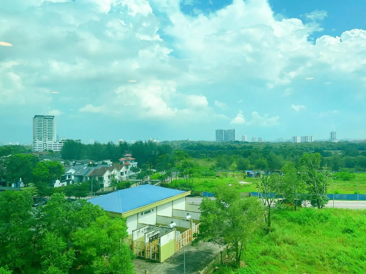 Monic Staycation #Puteri Square Studio Suites Inn Near Mid Valley Mall Johor Bahru Apartment