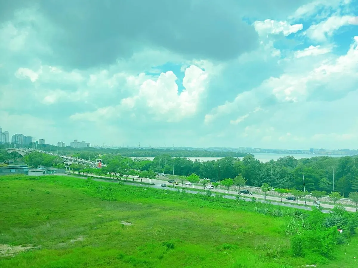 Monic Staycation #Puteri Square Studio Suites Inn Near Mid Valley Mall Johor Bahru 0*,  Malaysia